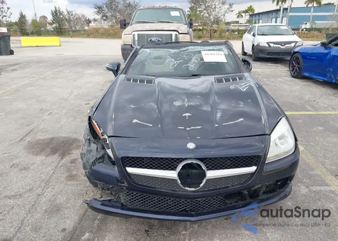 2015 Mercedes-Benz Slk 250 z USA, uszkodzony, nr VIN WDDPK4HA9FF100610